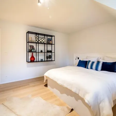 Luxurious 4br In