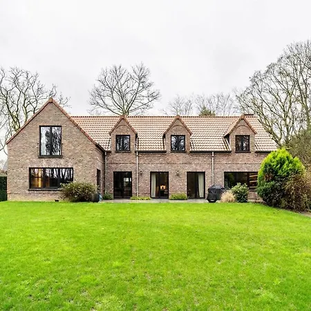 Villa Luxurious 4br In