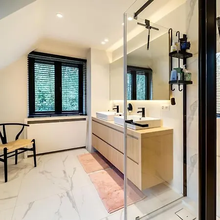 Villa Luxurious 4br In *