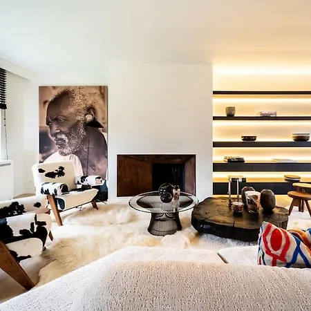 Luxurious 4br In *